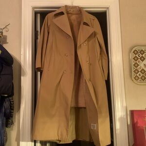 Vintage women’s lined trench coat